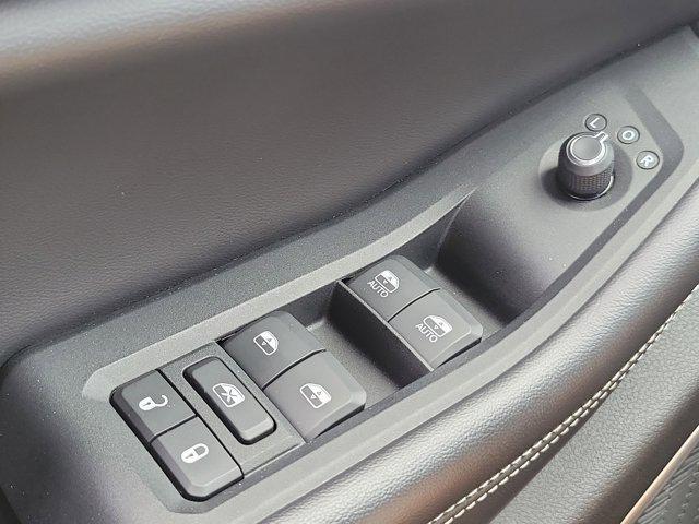 Photo of 2022 Silver Zynith Jeep Grand Cherokee