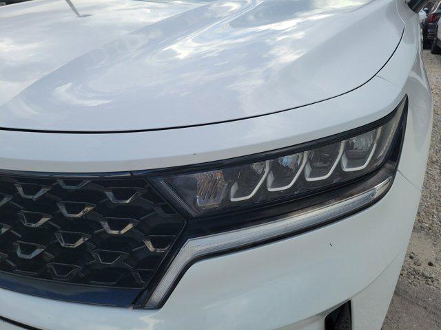 Photo of 2022 Glacial White Pearl Kia Sorento