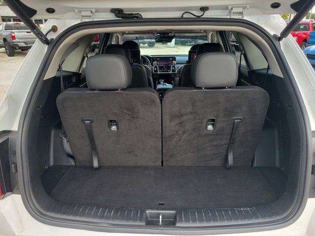 Photo of 2022 Glacial White Pearl Kia Sorento