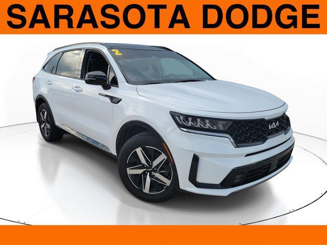 Photo of 2022 Glacial White Pearl Kia Sorento