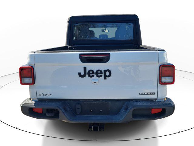 Photo of 2021 Bright White Clearcoat Jeep Gladiator