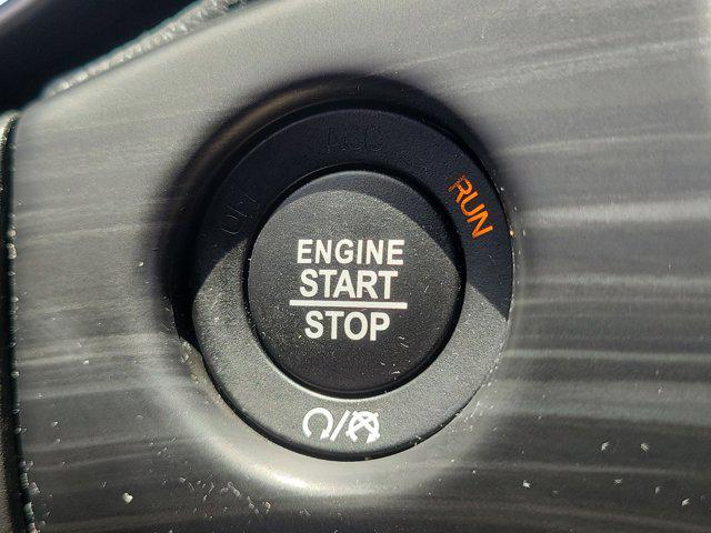 Photo of 2021 Bright White Clearcoat Jeep Grand Cherokee