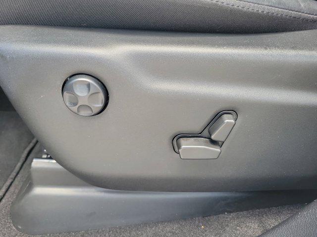 Photo of 2021 Bright White Clearcoat Jeep Grand Cherokee