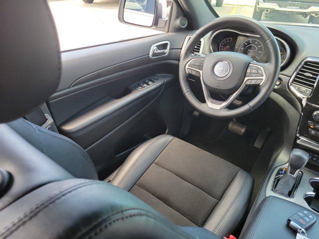 Photo of 2021 Bright White Clearcoat Jeep Grand Cherokee