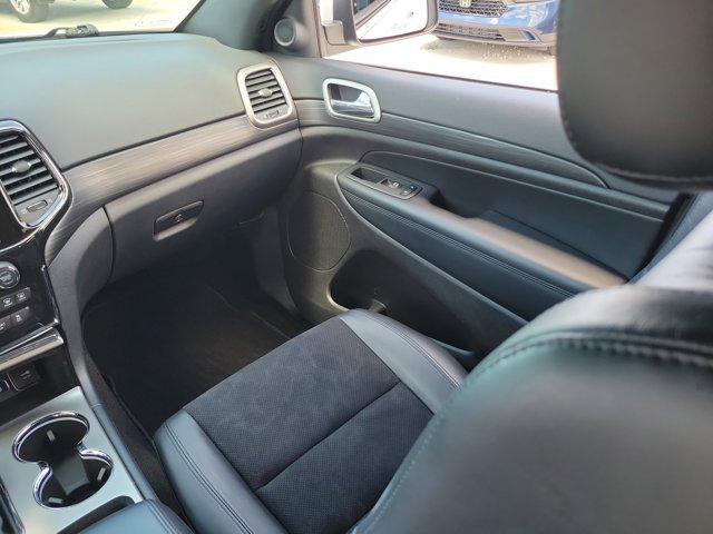 Photo of 2021 Bright White Clearcoat Jeep Grand Cherokee