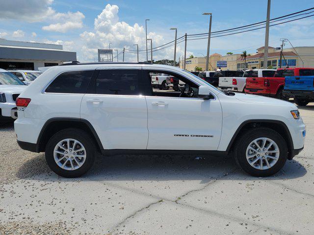 Photo of 2021 Bright White Clearcoat Jeep Grand Cherokee