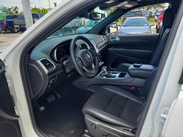 Photo of 2021 Bright White Clearcoat Jeep Grand Cherokee