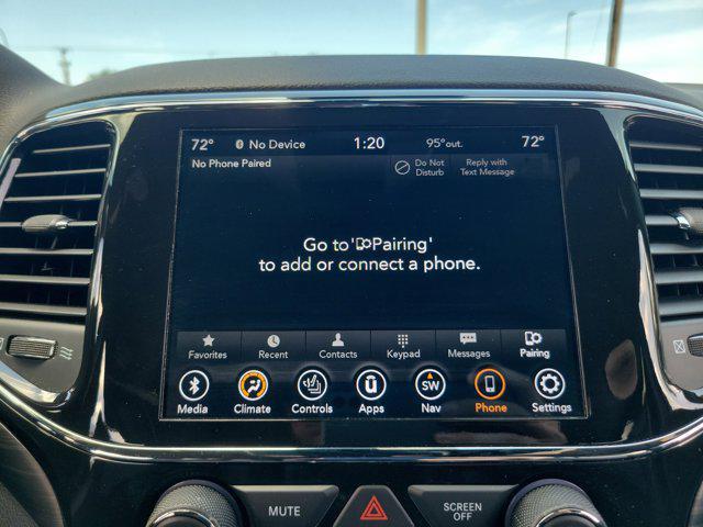 Photo of 2021 Bright White Clearcoat Jeep Grand Cherokee