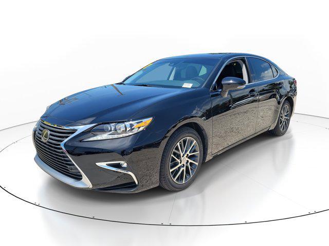 Photo of 2017 Black Lexus ES 350