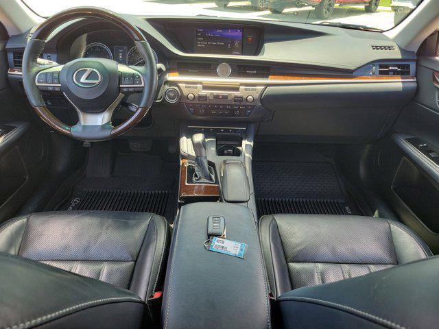 Photo of 2017 Black Lexus ES 350