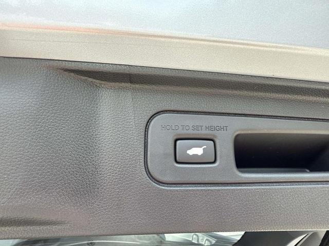 Photo of 2025 Lunar Silver Metallic Honda Pilot