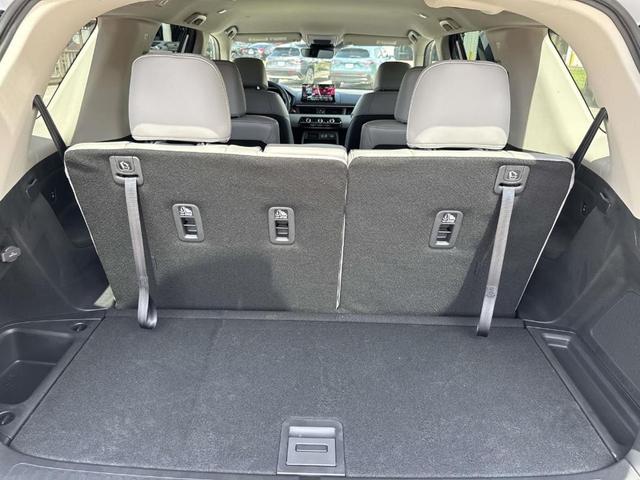 Photo of 2025 Lunar Silver Metallic Honda Pilot