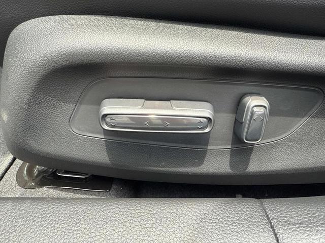 Photo of 2026 Platinum White Pearl Honda Civic Hybrid