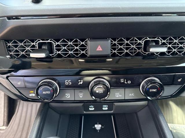Photo of 2025 Platinum White Pearl Honda Accord Hybrid