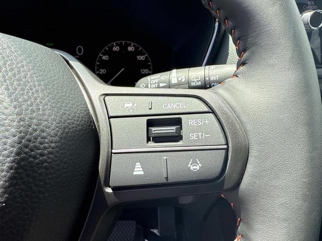 Photo of 2026 Platinum White Pearl Honda CR-V Hybrid