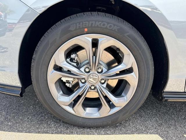 Photo of 2025 Urban Gray Pearl Honda Accord Hybrid