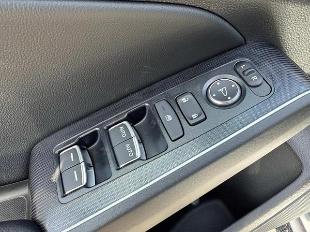 Photo of 2026 Solar Silver Metallic Honda Civic Hybrid