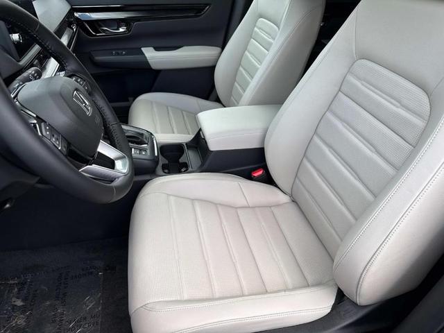 Photo of 2026 Crystal Black Pearl Honda CR-V