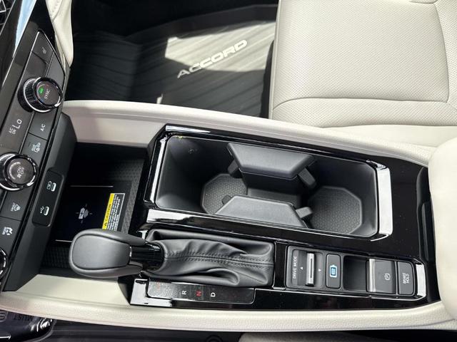 Photo of 2025 Urban Gray Pearl Honda Accord Hybrid