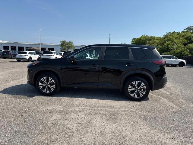 Photo of 2023 Super Black Nissan Rogue