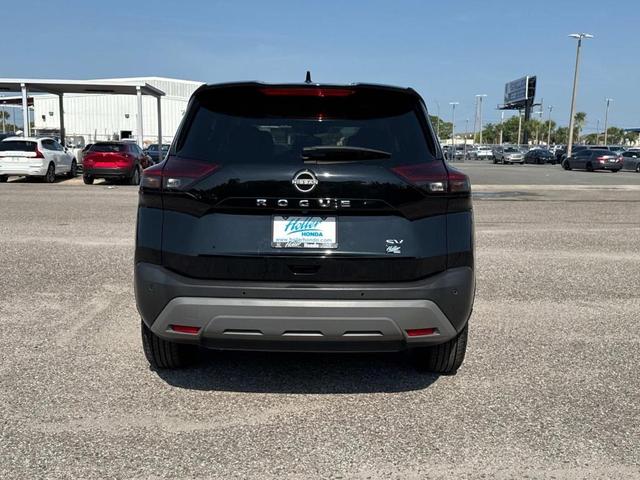 Photo of 2023 Super Black Nissan Rogue