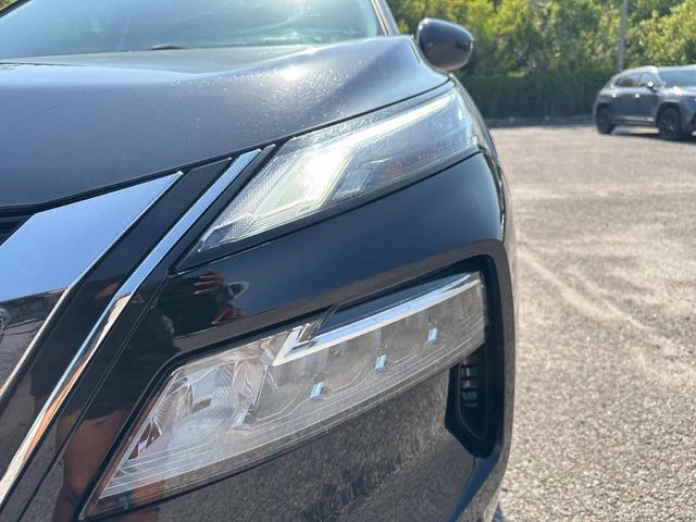Photo of 2023 Super Black Nissan Rogue
