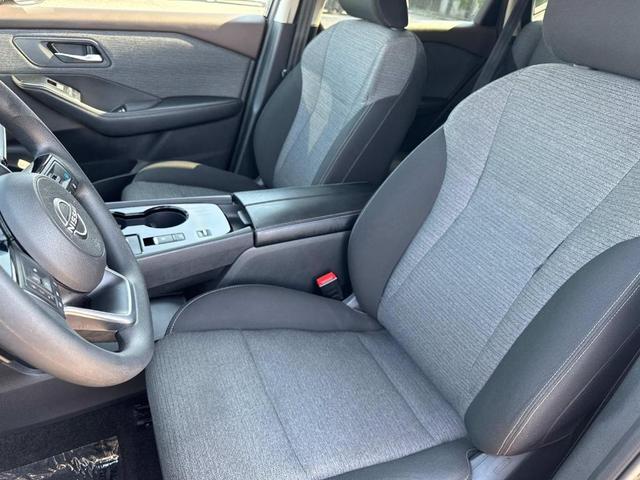 Photo of 2023 Super Black Nissan Rogue