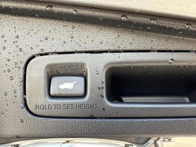 Photo of 2022 Lunar Silver Metallic Honda CR-V Hybrid