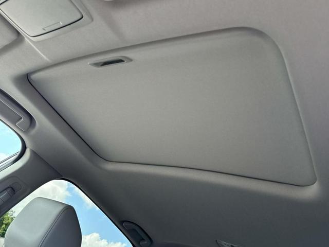 Photo of 2022 Lunar Silver Metallic Honda CR-V Hybrid