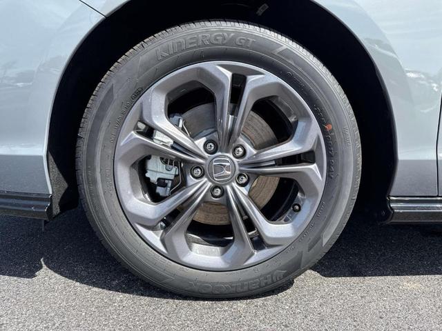 Photo of 2025 Urban Gray Pearl Honda Accord Hybrid
