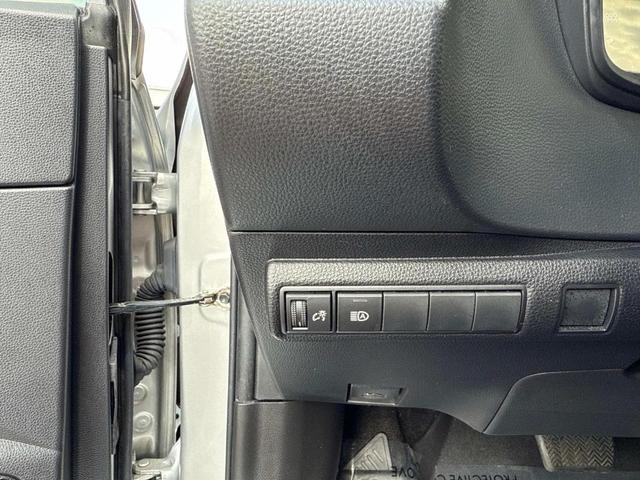 Photo of 2022 Classic Silver Metallic Toyota Corolla