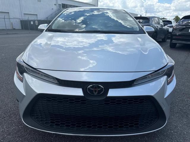 Photo of 2022 Classic Silver Metallic Toyota Corolla