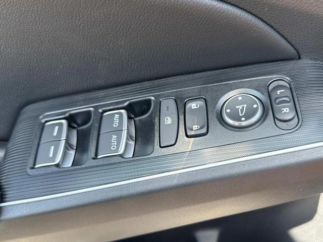 Photo of 2026 Crystal Black Pearl Honda Civic Hybrid