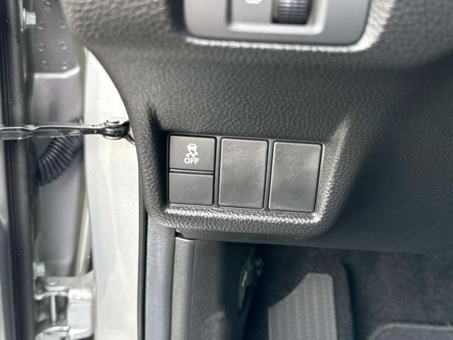 Photo of 2025 Solar Silver Metallic Honda Civic Hybrid