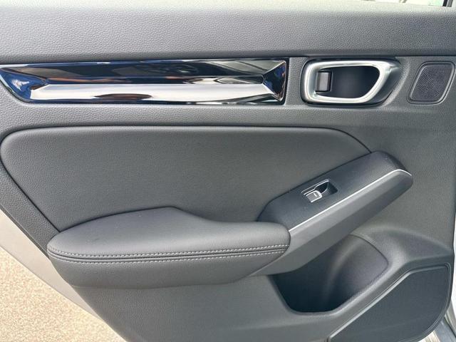 Photo of 2025 Solar Silver Metallic Honda Civic Hybrid