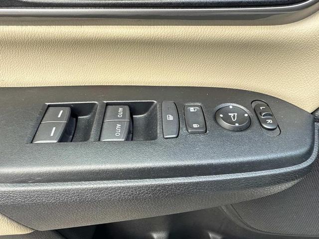 Photo of 2019 Platinum White Pearl Honda CR-V
