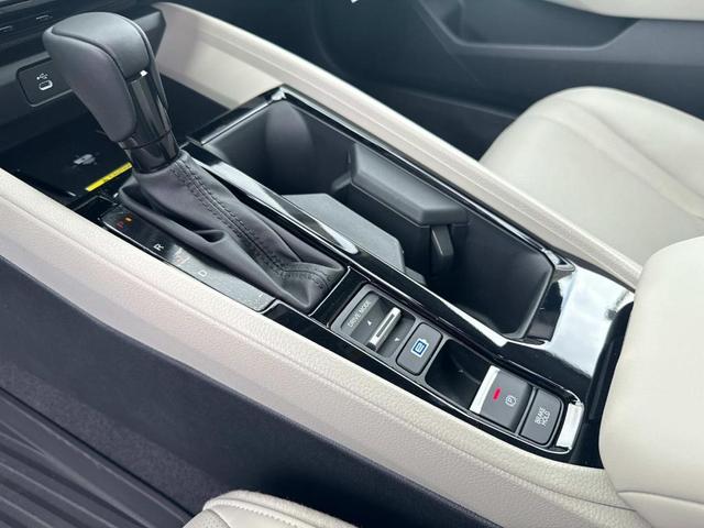 Photo of 2025 Crystal Black Pearl Honda Accord Hybrid