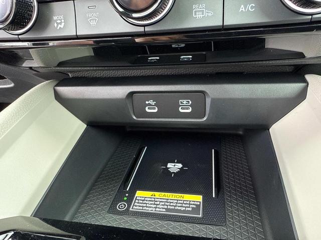 Photo of 2025 Crystal Black Pearl Honda Accord Hybrid