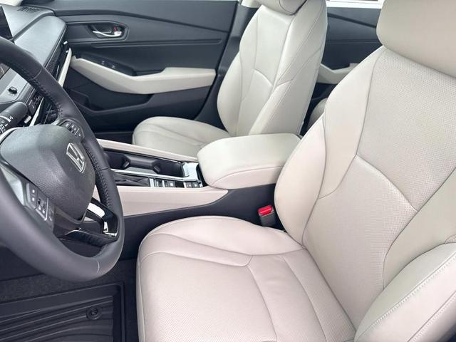 Photo of 2025 Crystal Black Pearl Honda Accord Hybrid
