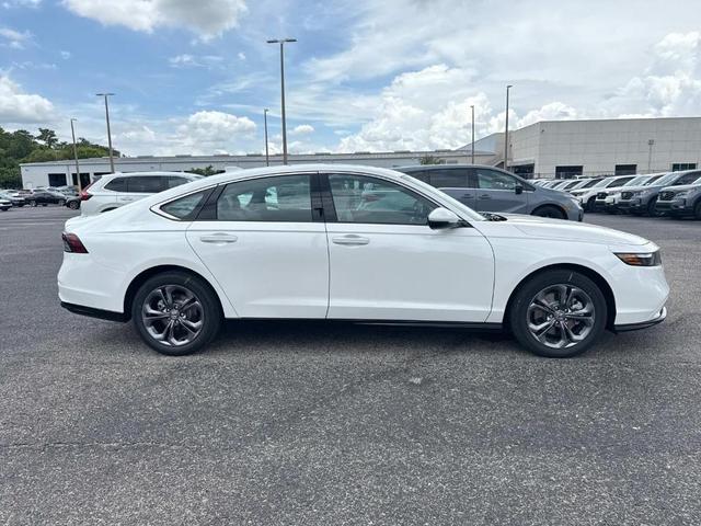 Photo of 2025 Crystal Black Pearl Honda Accord Hybrid
