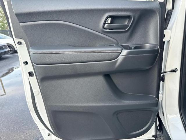 Photo of 2025 Platinum White Pearl Honda Ridgeline