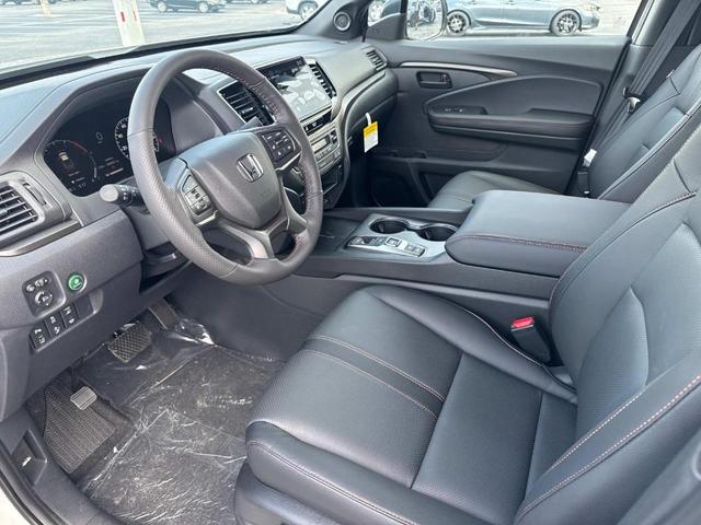 Photo of 2025 Platinum White Pearl Honda Ridgeline