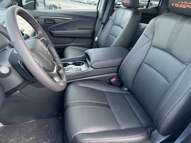 Photo of 2025 Platinum White Pearl Honda Ridgeline
