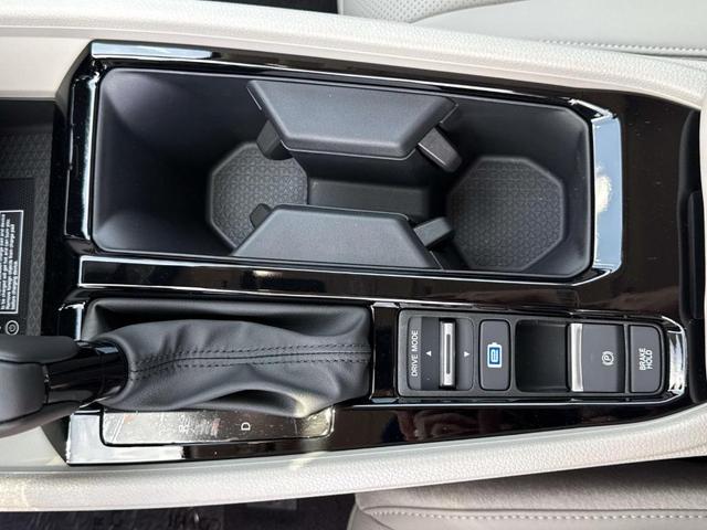 Photo of 2025 Meteorite Gray Metallic Honda Accord Hybrid