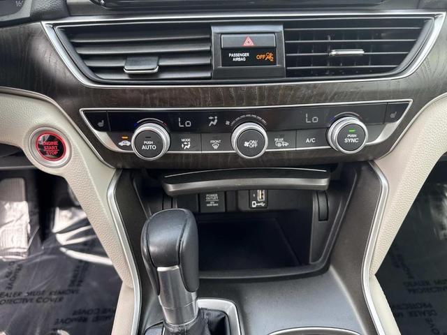Photo of 2019 Platinum White Pearl Honda Accord