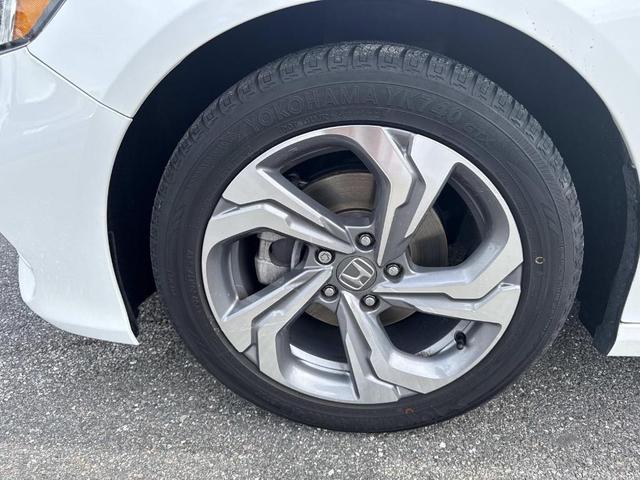 Photo of 2019 Platinum White Pearl Honda Accord