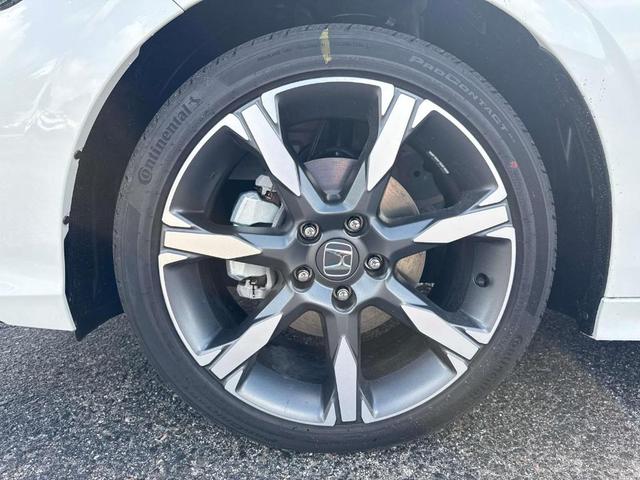 Photo of 2026 Platinum White Pearl Honda Civic Hybrid