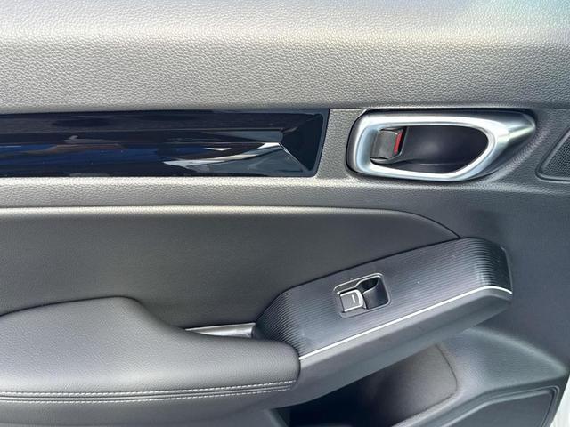 Photo of 2026 Platinum White Pearl Honda Civic Hybrid