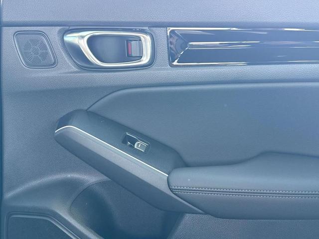 Photo of 2026 Platinum White Pearl Honda Civic Hybrid