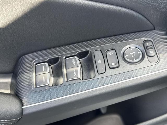 Photo of 2026 Platinum White Pearl Honda Civic Hybrid